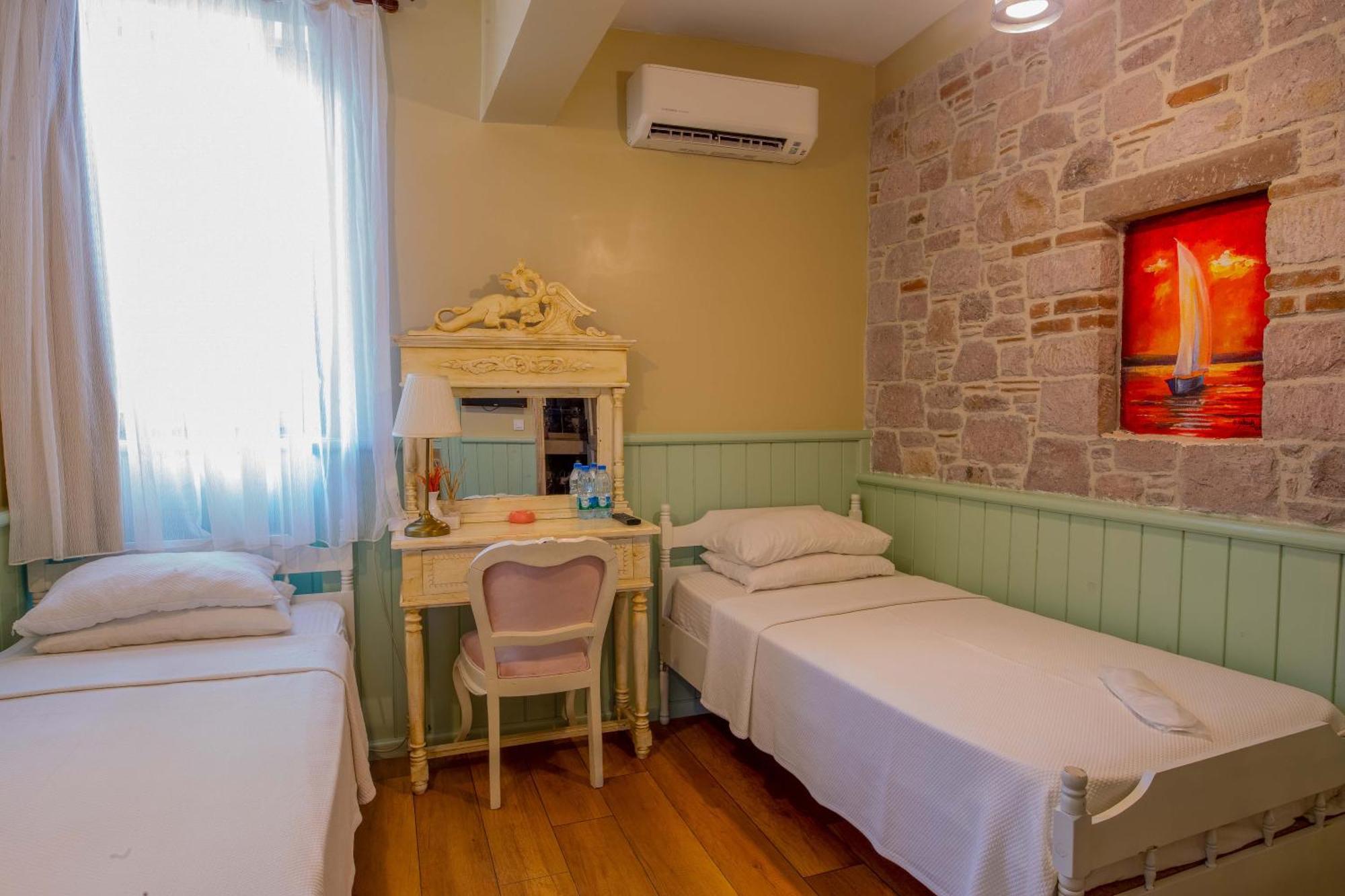 Cunda Mor Limon Otel Ayvalı Buitenkant foto