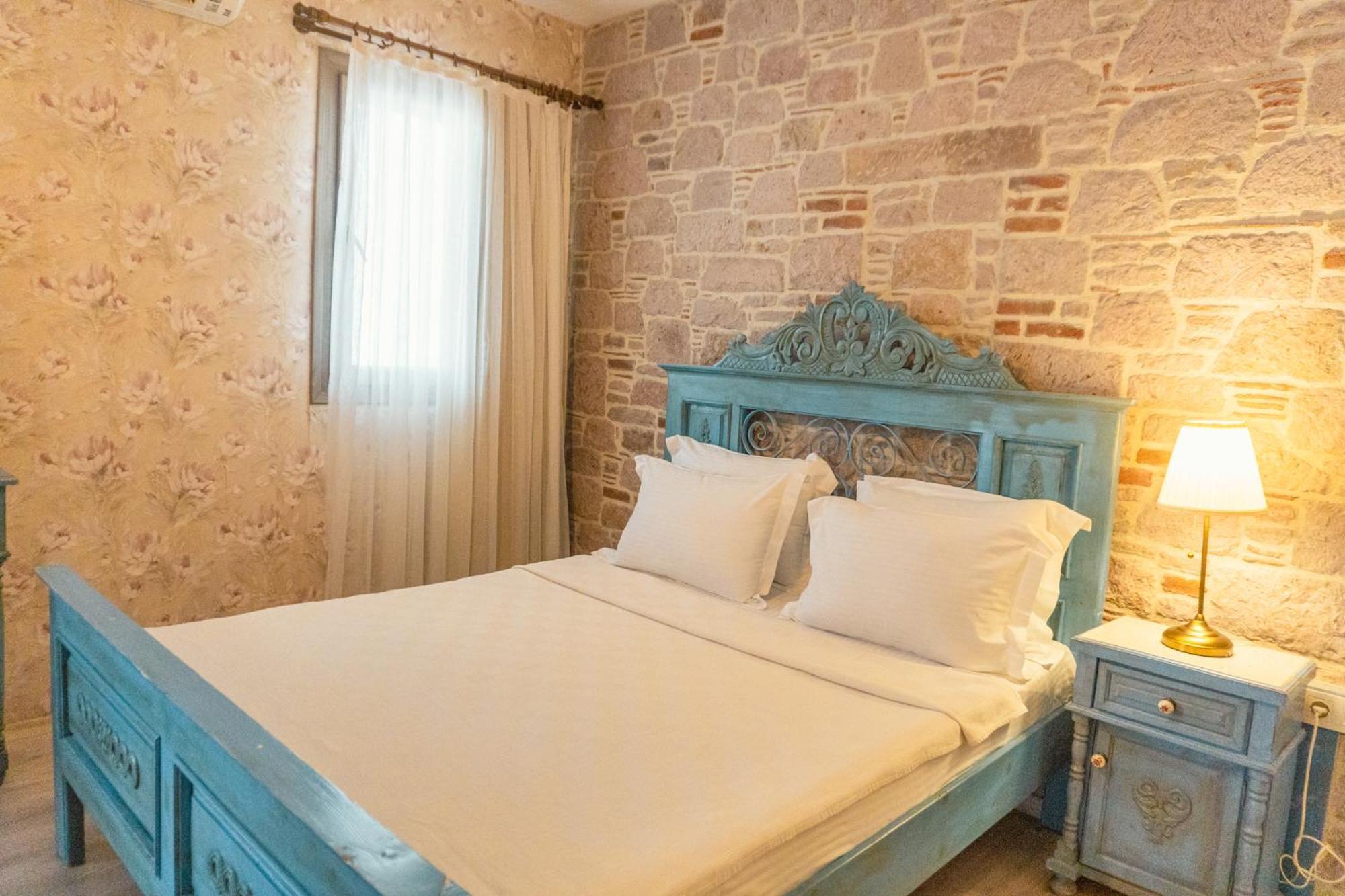 Cunda Mor Limon Otel Ayvalı Buitenkant foto