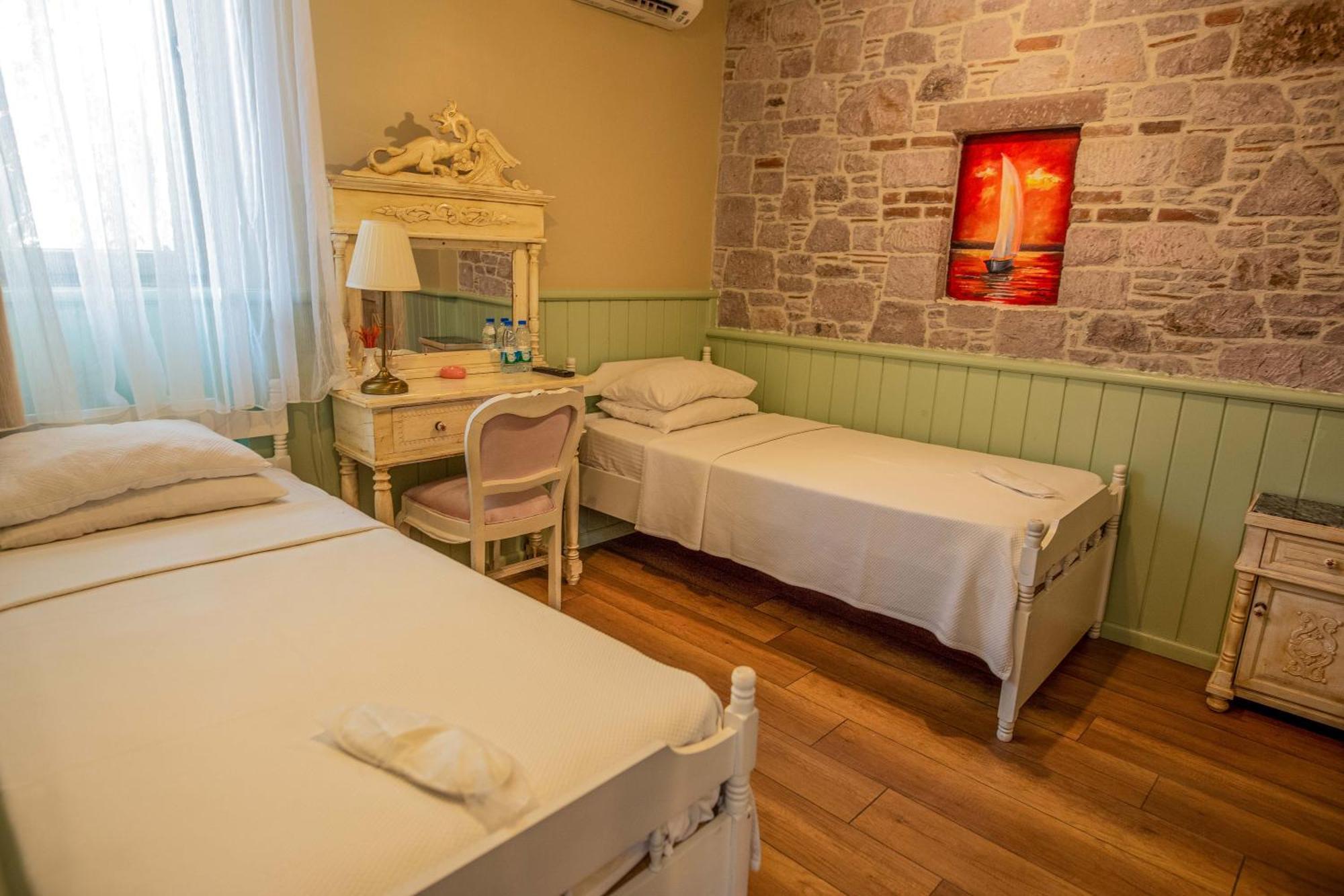 Cunda Mor Limon Otel Ayvalı Buitenkant foto
