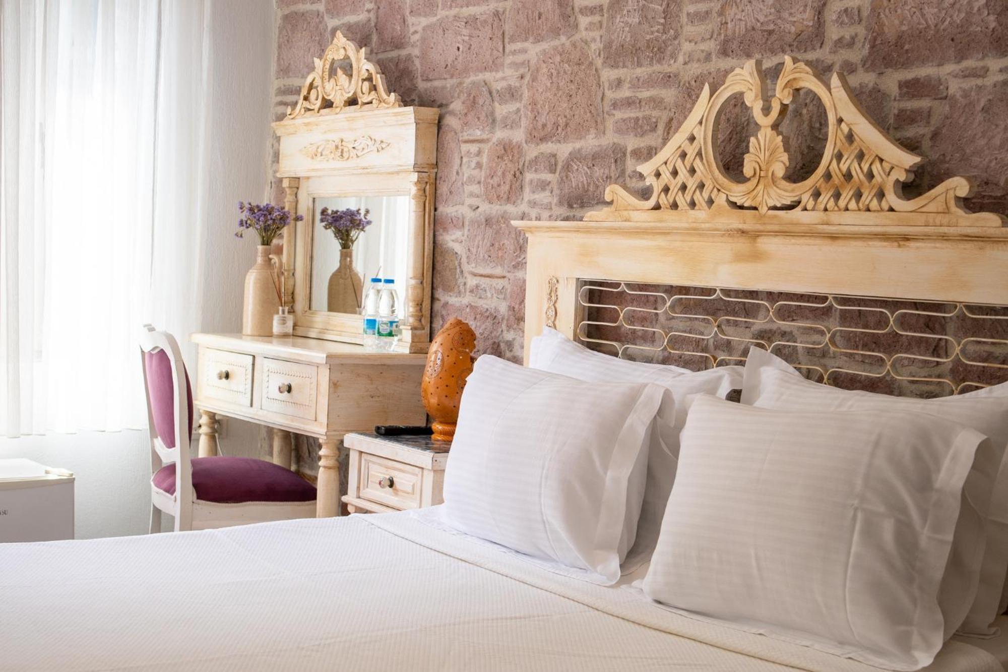 Cunda Mor Limon Otel Ayvalı Buitenkant foto