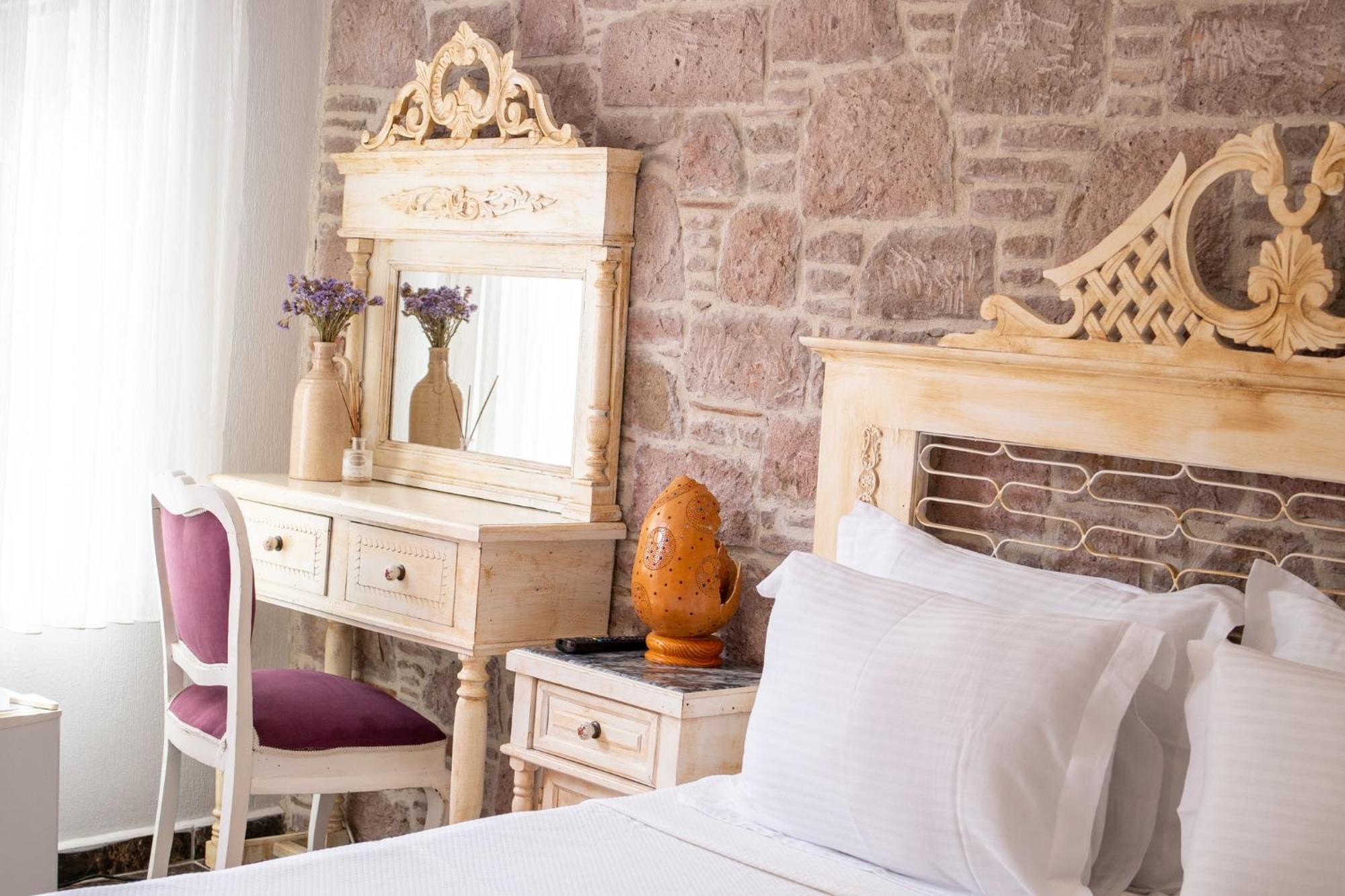 Cunda Mor Limon Otel Ayvalı Buitenkant foto
