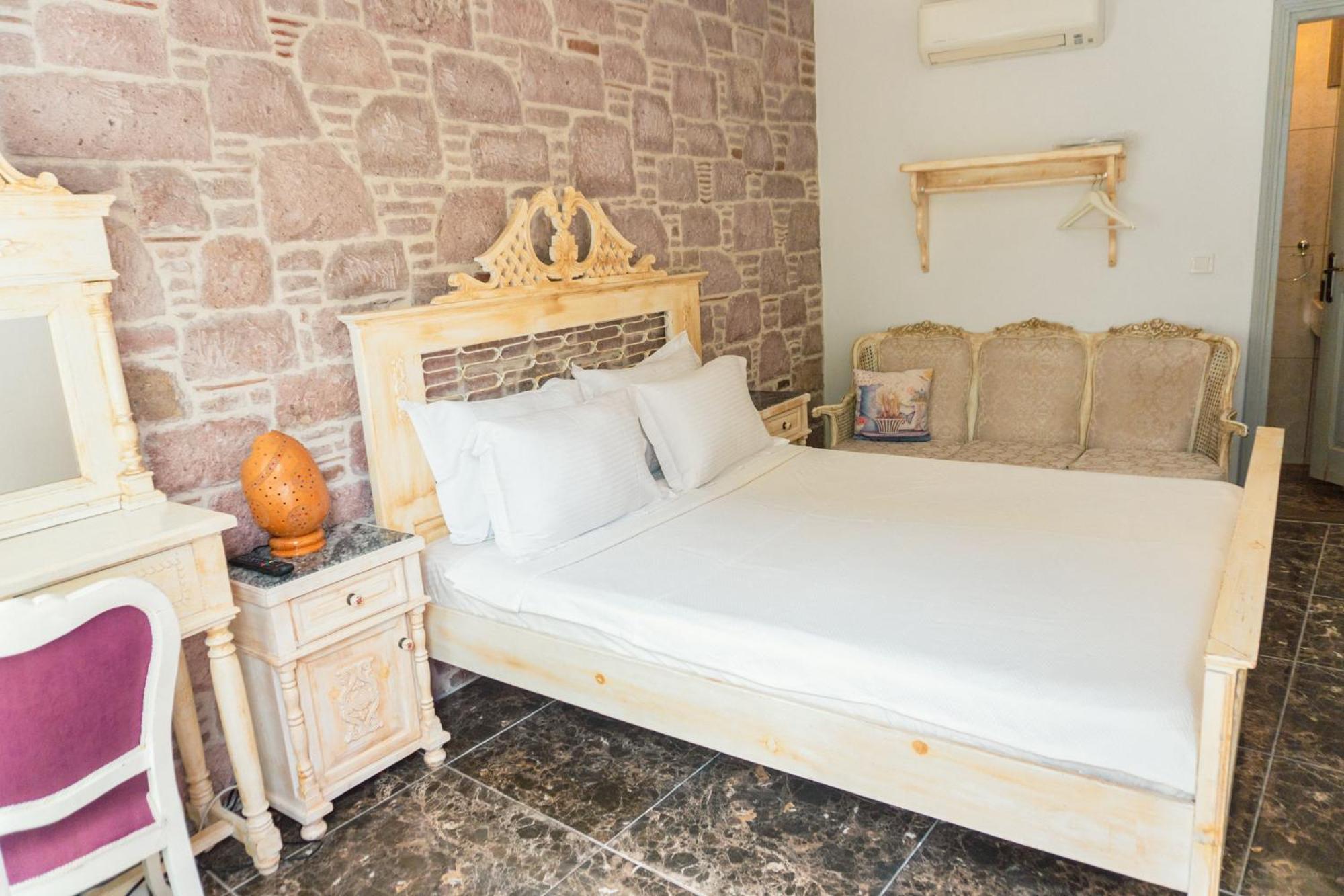 Cunda Mor Limon Otel Ayvalı Buitenkant foto